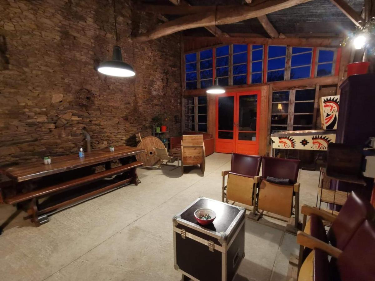 Aux Yourtes De La Fabrique Saint-Florent-des-Bois 외부 사진