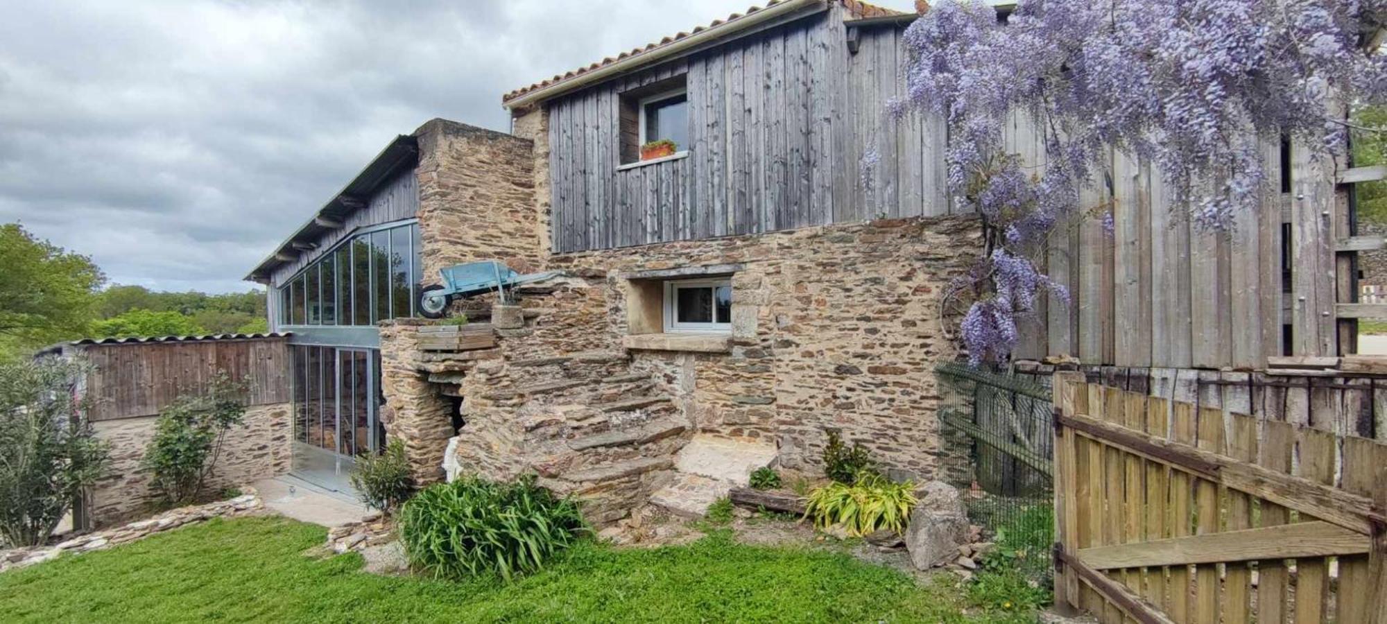 Aux Yourtes De La Fabrique Saint-Florent-des-Bois 외부 사진